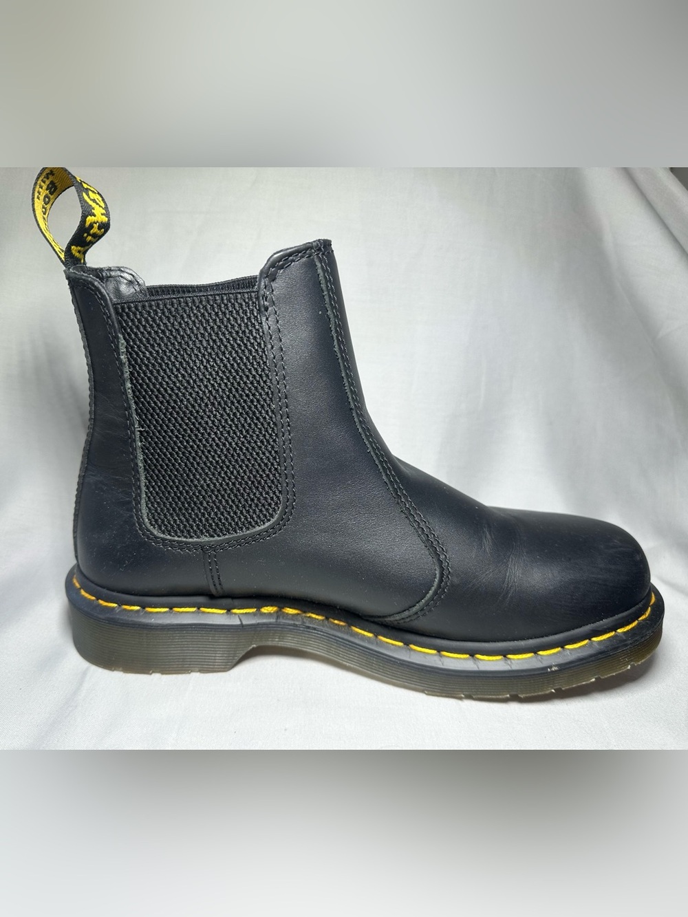 2976
YELLOW STITCH SMOOTH LEATHER CHELSEA BOOTS women size 8